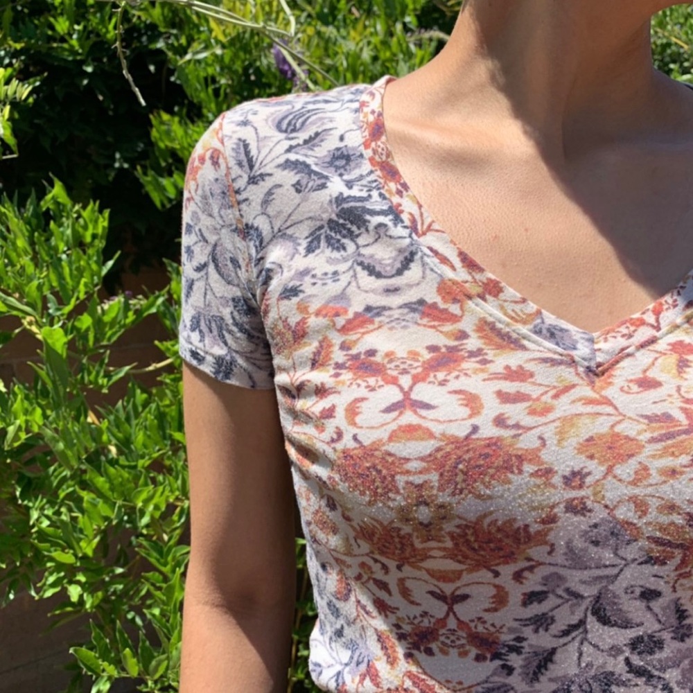 Autumn Leaves V-Neck🍁